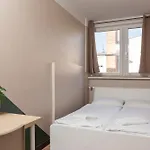 Eastseven אכסניה *